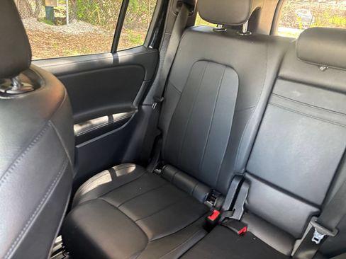 Used 2025 Mercedes-Benz GLB 250 image 41