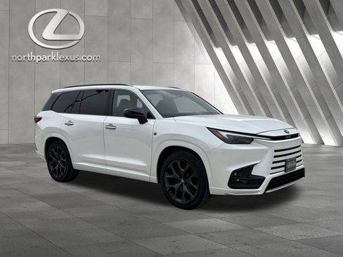 Certified 2026 Lexus TX 500h AWD w/ Technology Package image 5