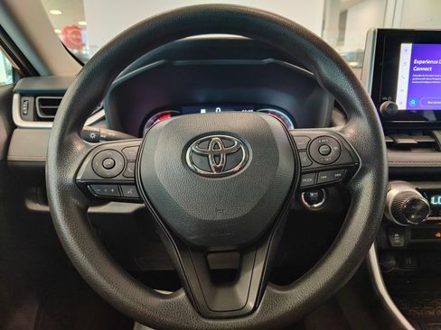 Used 2024 Toyota RAV4 XLE AWD/4WD image 19