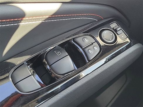 Certified 2023 Nissan Altima 2.5 SR w/ SR Premium Package image 13