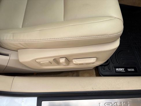 Used 2013 Lexus ES 350 Base 4dr Sedan w/ Premium Pkg image 37