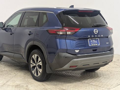 Used 2021 Nissan Rogue SV w/ Premium Package image 3