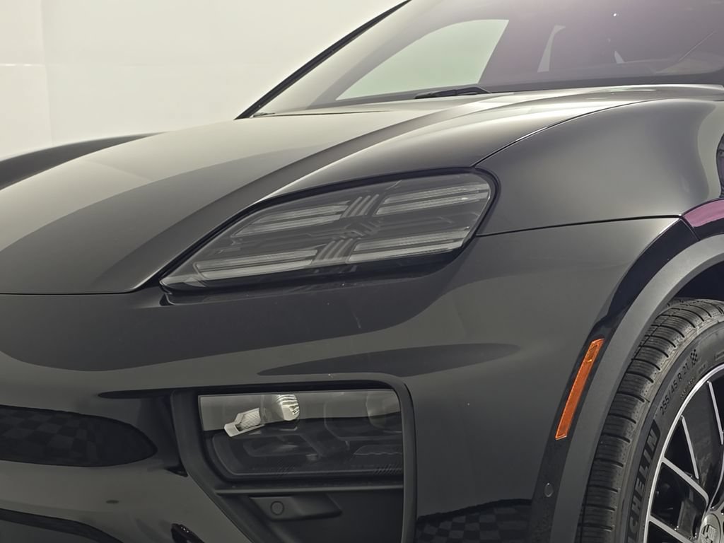 Certified 2026 Porsche Macan 4 Electric AWD/4WD image 12