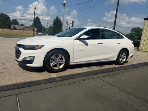 Used 2024 Chevrolet Malibu LS w/ Driver Confidence Package FWD image 4