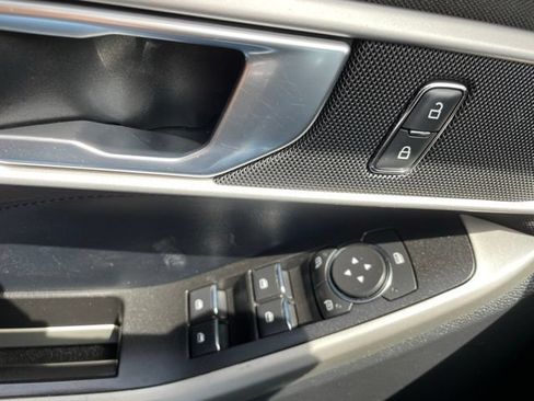 Certified 2020 Ford Explorer XLT w/ Comfort Package AWD/4WD image 12