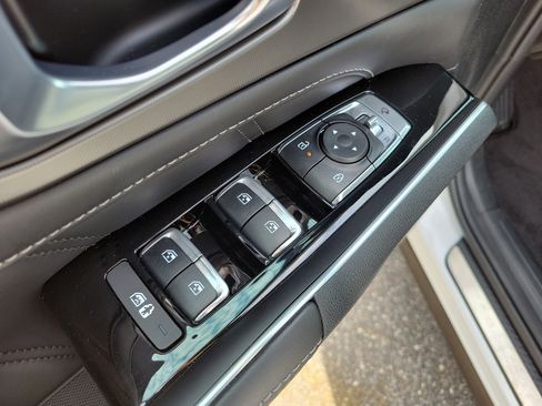 Certified 2025 Kia Sorento SX FWD image 22