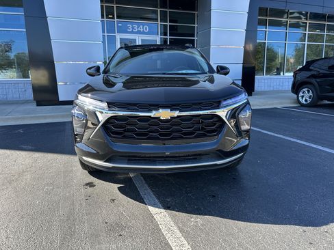 New 2025 Chevrolet Trax LT w/ Driver Confidence Package image 3