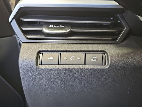 Used 2024 Nissan Altima 2.5 SV image 23