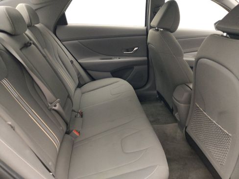 Used 2025 Hyundai Elantra SEL FWD image 19
