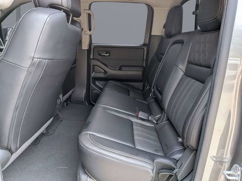 Used 2024 Nissan Frontier SL w/ Technology Package RWD image 13