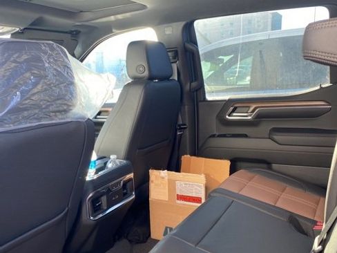 Certified 2023 Chevrolet Silverado 1500 High Country w/ Technology Package image 6