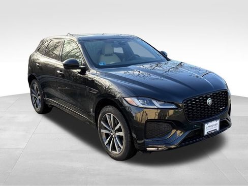 Used 2025 Jaguar F-PACE R-Dynamic S image 3