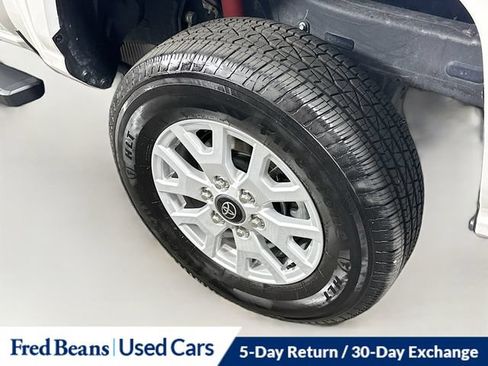 Used 2025 Toyota Tacoma SR5 w/ SR5 Upgrade Package AWD/4WD image 36