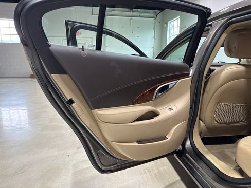 Used 2010 Buick LaCrosse CXL FWD image 16