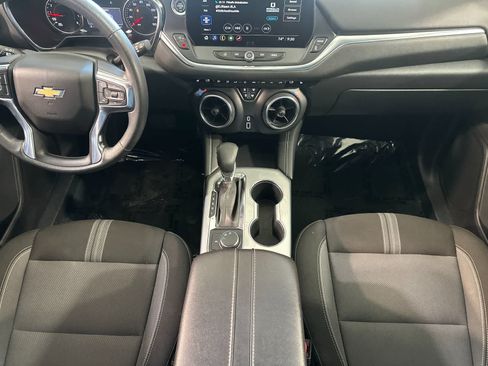Used 2025 Chevrolet Blazer LT FWD image 4