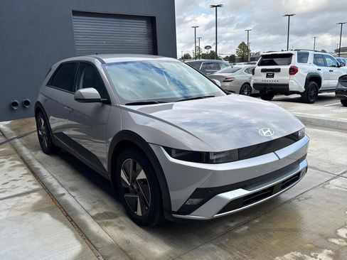 New 2026 Hyundai Ioniq 5 SEL image 3