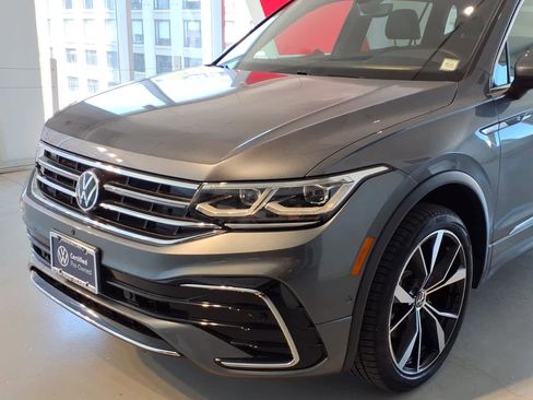 Used 2023 Volkswagen Tiguan SEL R-Line AWD/4WD image 7
