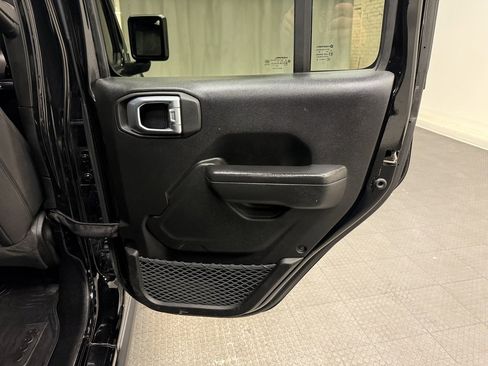 Used 2022 Jeep Wrangler Unlimited Sport image 19