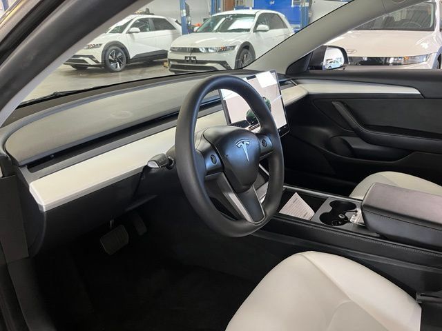 Used 2023 Tesla Model 3 Standard Range RWD image 23