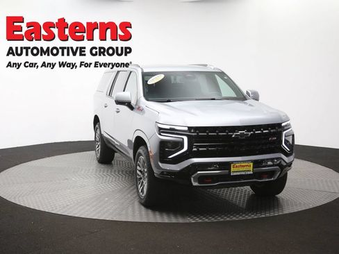 Used 2025 Chevrolet Suburban Z71 AWD/4WD image 55