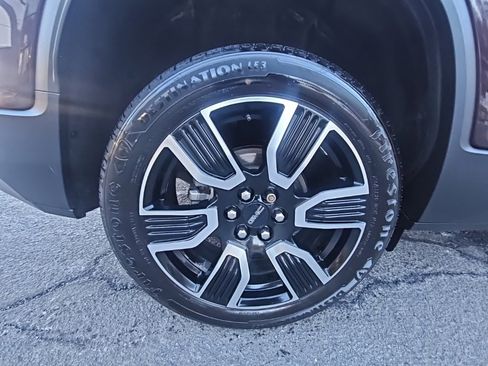 Used 2021 GMC Acadia SLE w/ Driver Convenience Package image 16