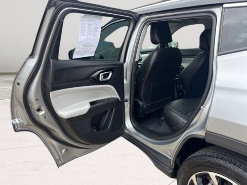 Used 2022 Jeep Compass Limited image 17