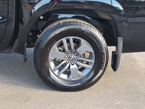 Used 2025 Nissan Frontier SV w/ SV Convenience Package image 34