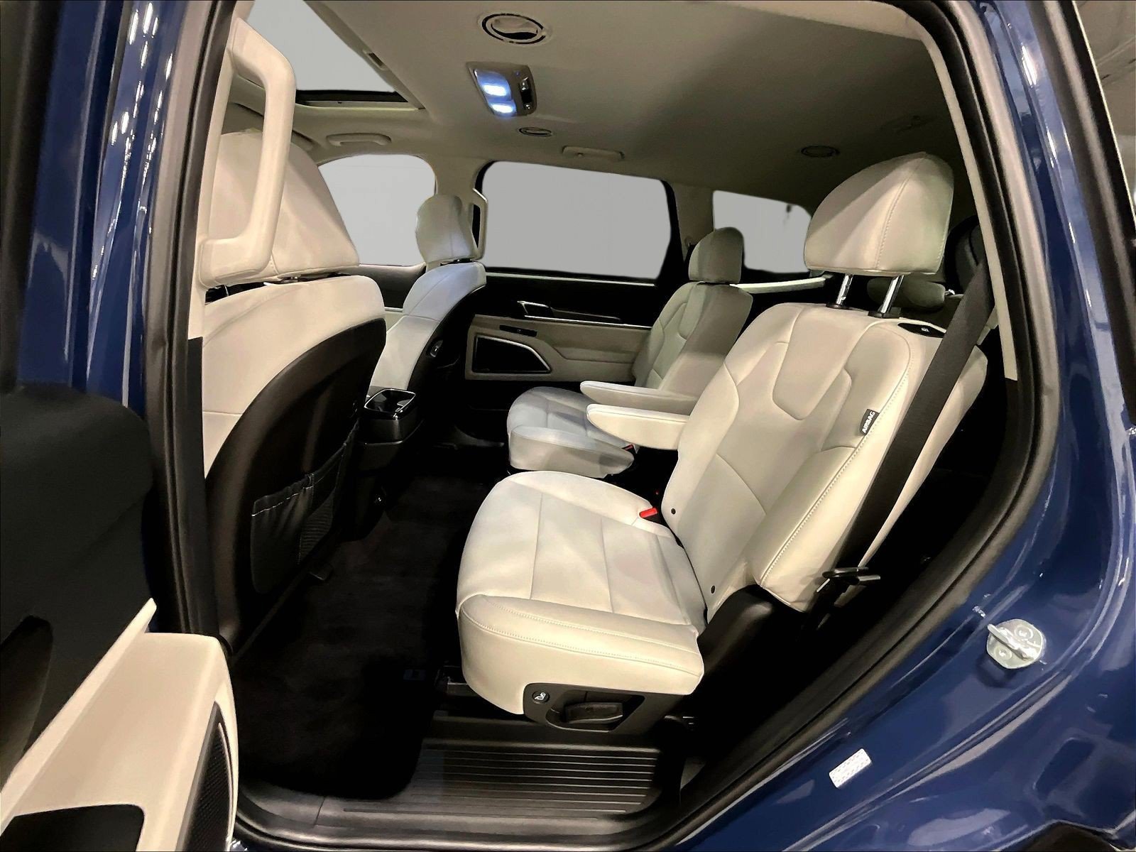 Used 2025 Kia Telluride S FWD image 22