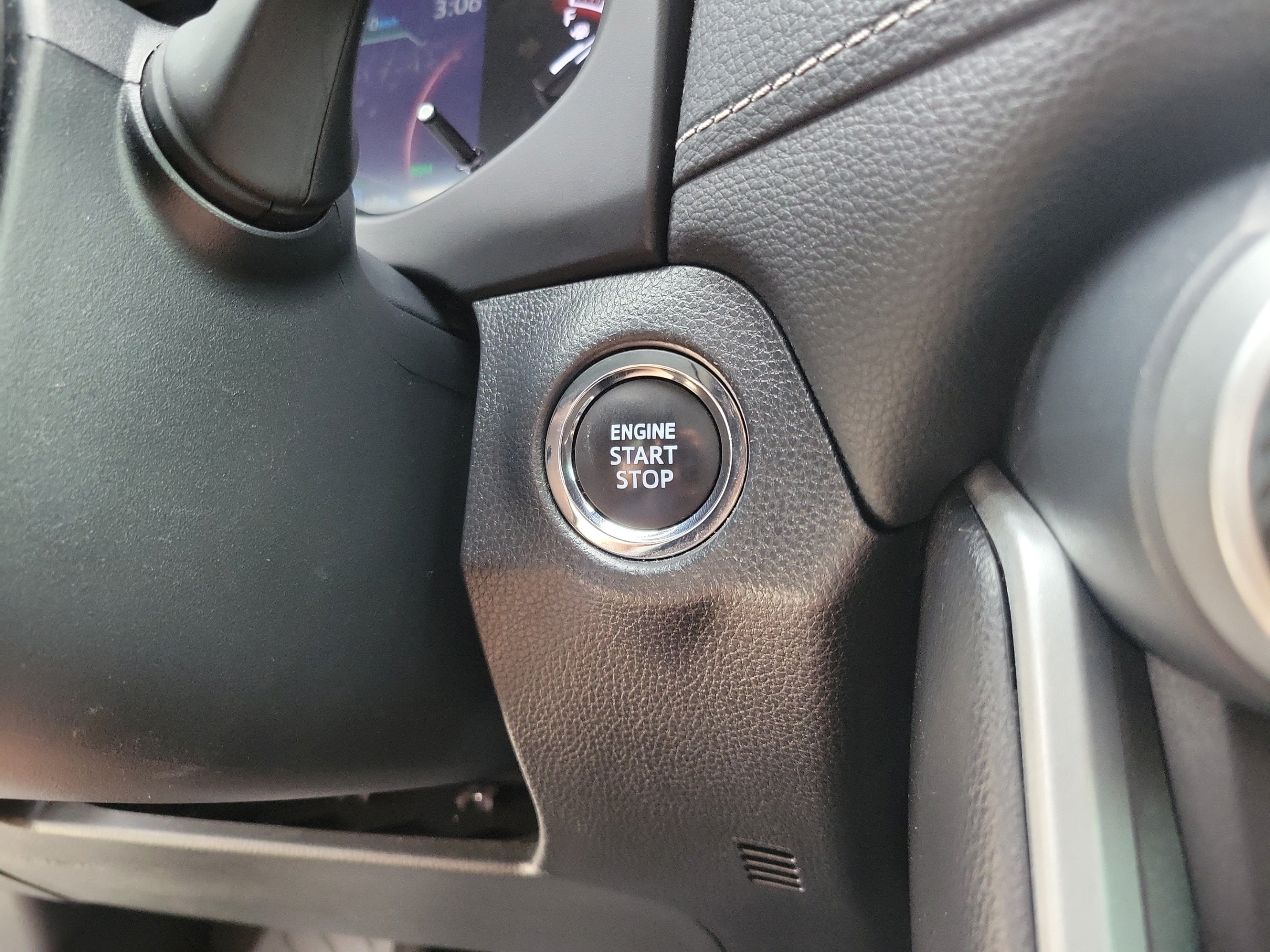Used 2024 Toyota RAV4 XLE AWD/4WD image 19