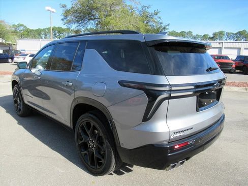 Used 2024 Chevrolet Traverse RS w/ LPO, Floor Liner Package image 5
