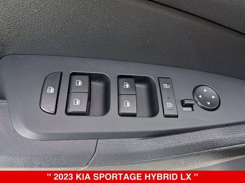 Used 2023 Kia Sportage LX AWD/4WD image 12
