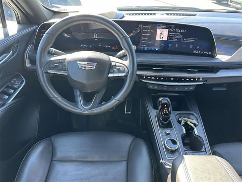 Used 2024 Cadillac XT4 Sport image 11