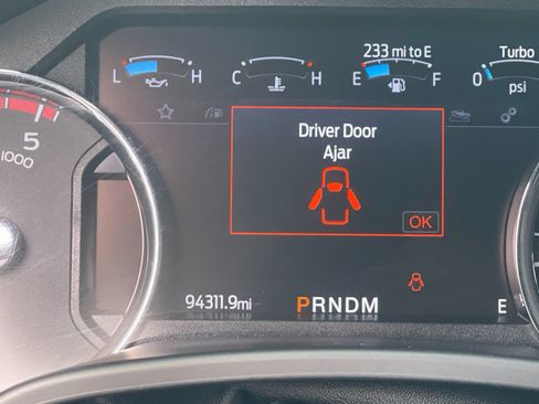 Used 2020 Ford F250 Platinum w/ FX4 Off-Road Package AWD/4WD image 30