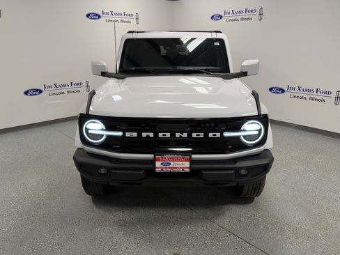 Used 2025 Ford Bronco Outer Banks AWD/4WD image 2