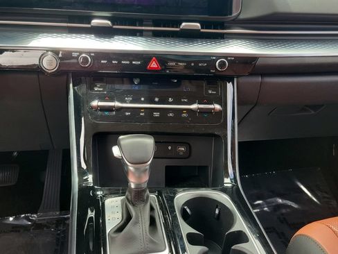 Used 2024 Kia Carnival SX Prestige FWD image 15