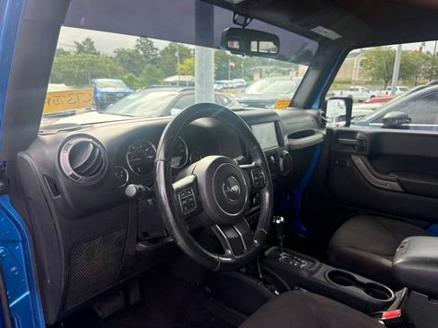 Used 2015 Jeep Wrangler Unlimited Sport w/ Quick Order Package 24S AWD/4WD image 8