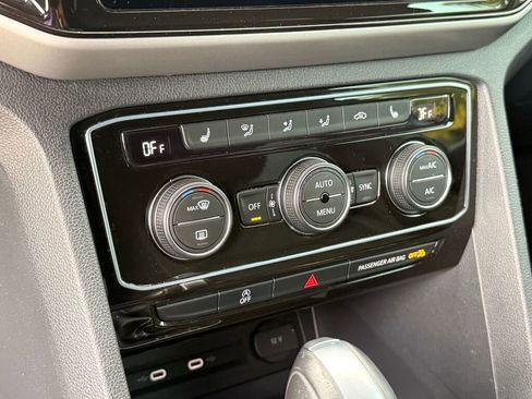 Used 2022 Volkswagen Atlas Cross Sport SE image 24