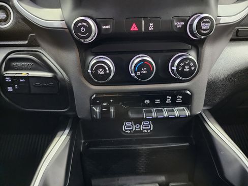 Used 2021 RAM 2500 Big Horn w/ Night Edition image 15