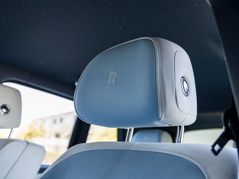 Used 2025 Rolls-Royce Cullinan image 33