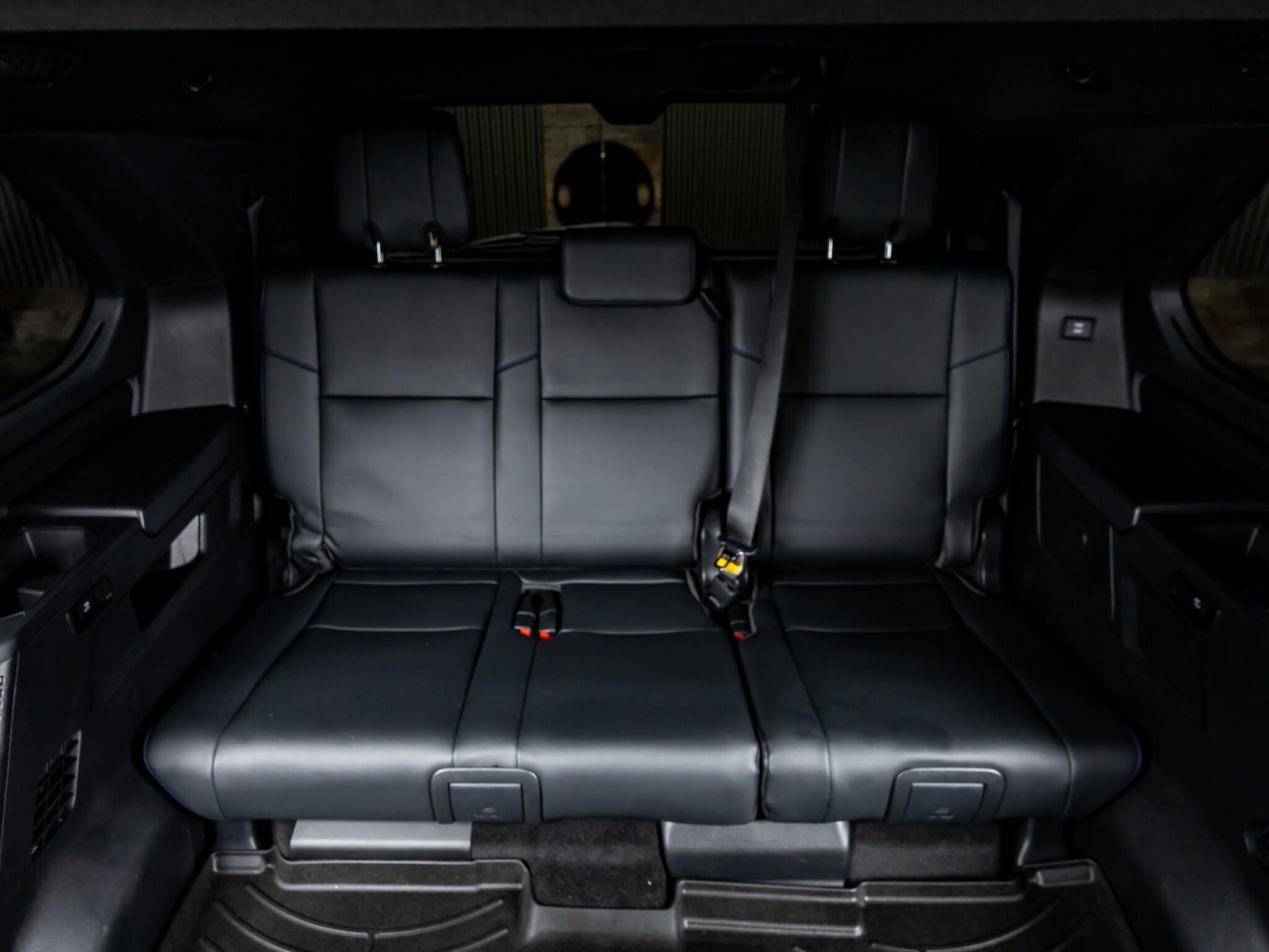 Used 2024 Toyota Sequoia Platinum AWD/4WD image 33