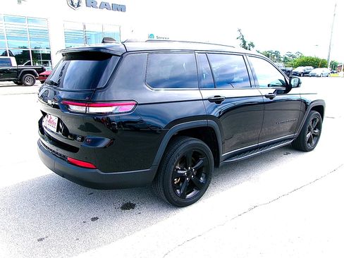 Used 2023 Jeep Grand Cherokee L Laredo AWD/4WD image 4