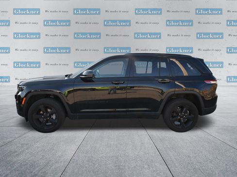 Used 2023 Jeep Grand Cherokee Limited w/ Black Appearance Package AWD/4WD image 8