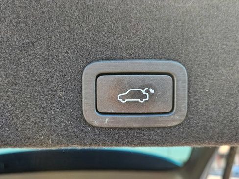 Used 2017 Volvo XC60 T6 Inscription w/ Climate Package AWD/4WD image 16