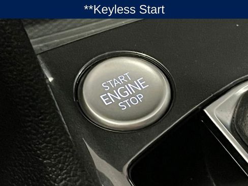 Used 2023 Volkswagen Tiguan SE R-Line image 16