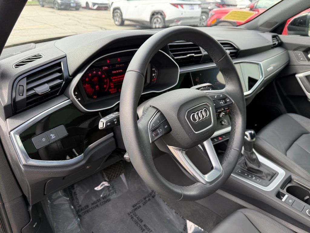 Used 2025 Audi Q3 2.0T Premium Plus w/ Premium Plus Package AWD/4WD image 20