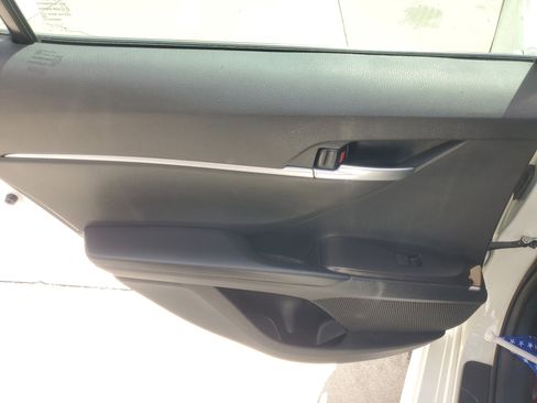Used 2023 Toyota Camry SE FWD image 14