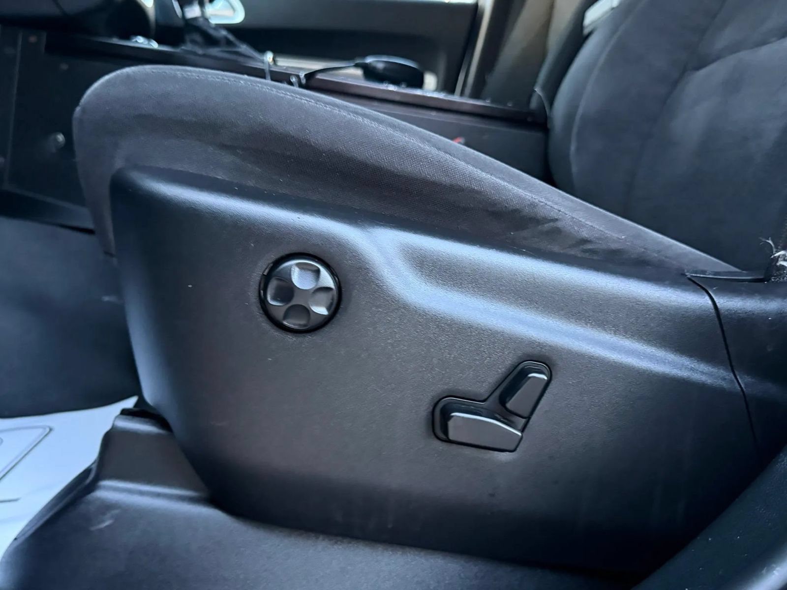 Used 2020 Dodge Durango AWD image 36