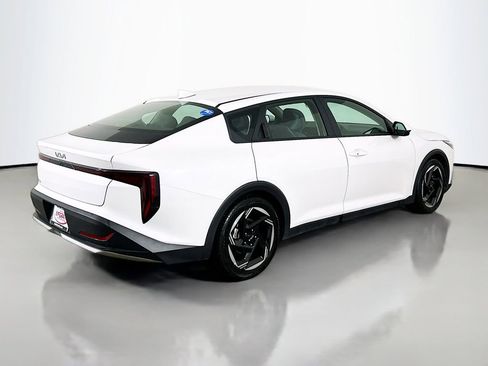 Certified 2025 Kia K4 EX FWD image 17