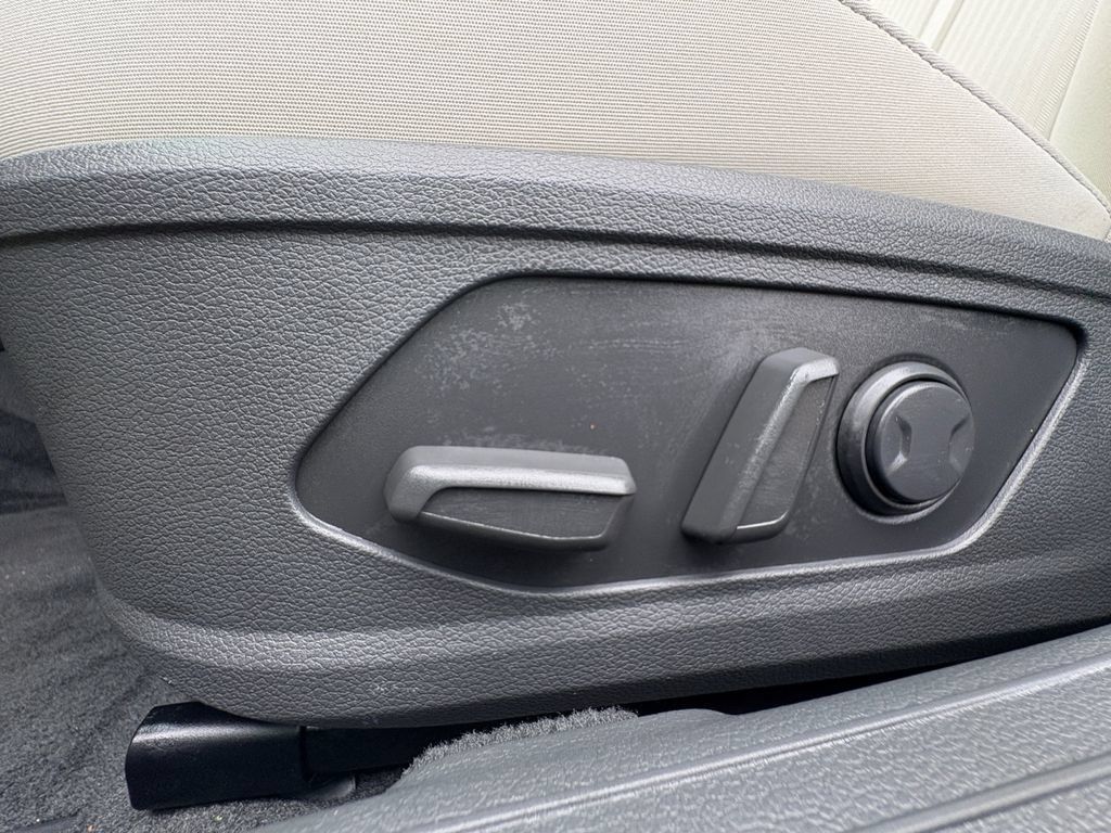 New 2024 Hyundai Sonata SEL w/ Convenience Package FWD image 19