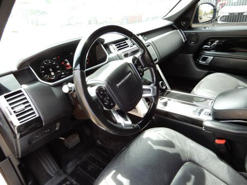 Used 2018 Land Rover Range Rover HSE image 15